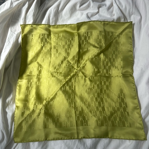 Hermés Silk 45 Scarf - Picture 1 of 5